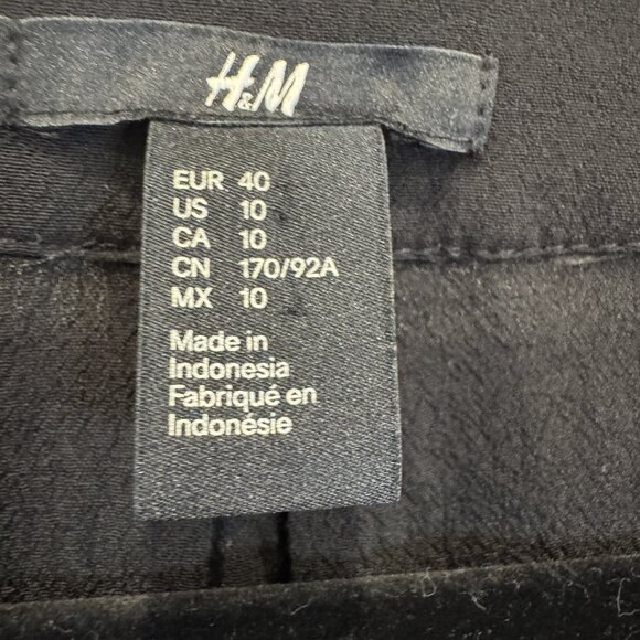 H&M Black Embellished V-Neck Blouse Size 10 EUC - Picture 4 of 5